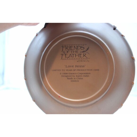 Friends of the Feather - Love Reins Plate - Karen Hahn - 1999 - Picture 3 of 4